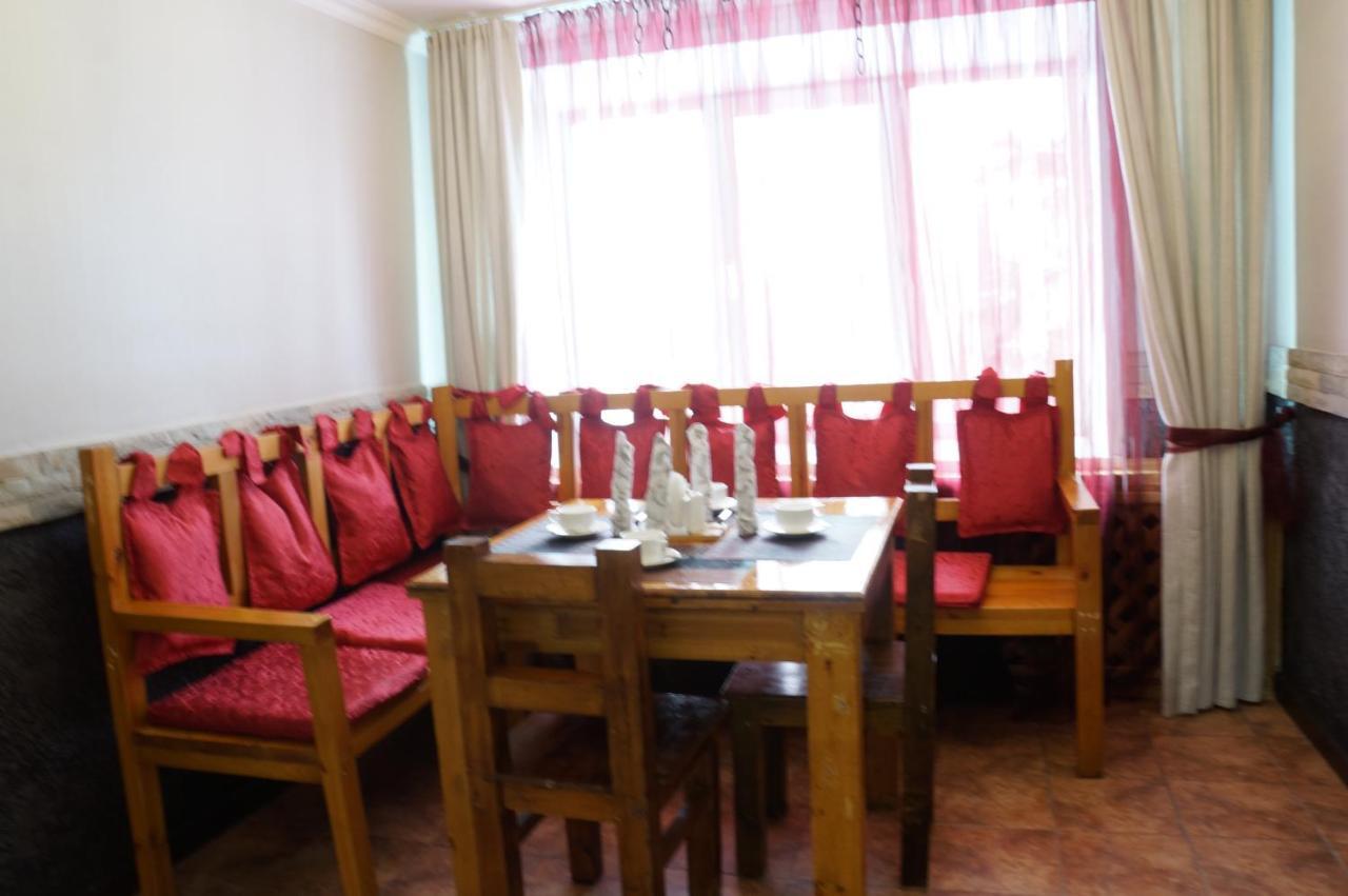 Galirad Hotel Ust-Kamenogorsk Phòng bức ảnh